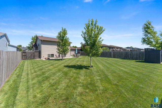 3709 W 90th St Street, Sioux Falls, SD 57108