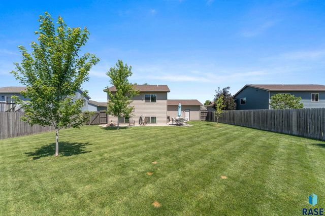 3709 W 90th St Street, Sioux Falls, SD 57108