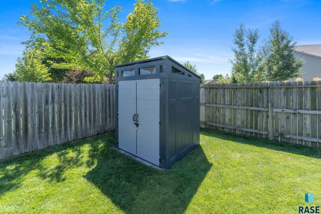 3709 W 90th St Street, Sioux Falls, SD 57108