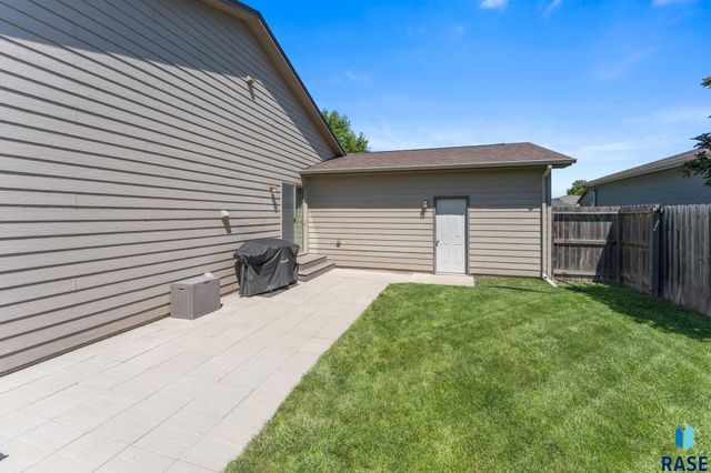 3709 W 90th St Street, Sioux Falls, SD 57108