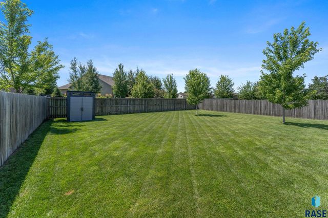 3709 W 90th St Street, Sioux Falls, SD 57108