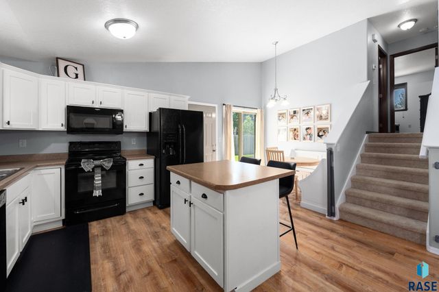 3709 W 90th St Street, Sioux Falls, SD 57108