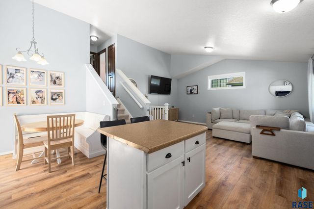 3709 W 90th St Street, Sioux Falls, SD 57108