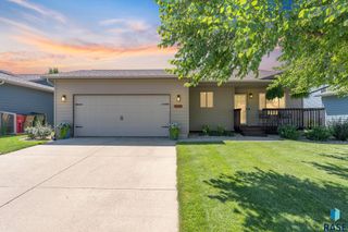 3709 W 90th St Street, Sioux Falls, SD 57108