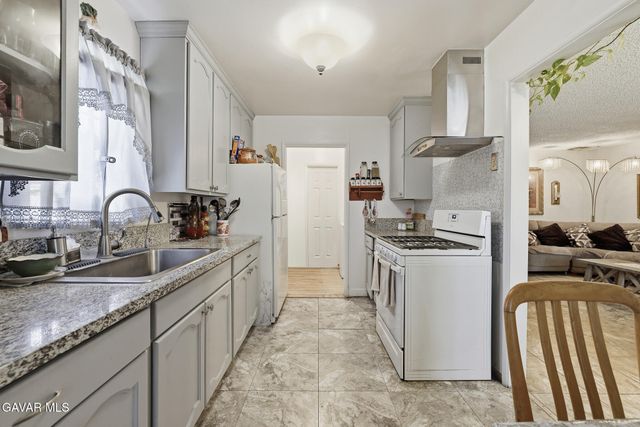 1620 E Avenue Q10, Palmdale, CA 93550