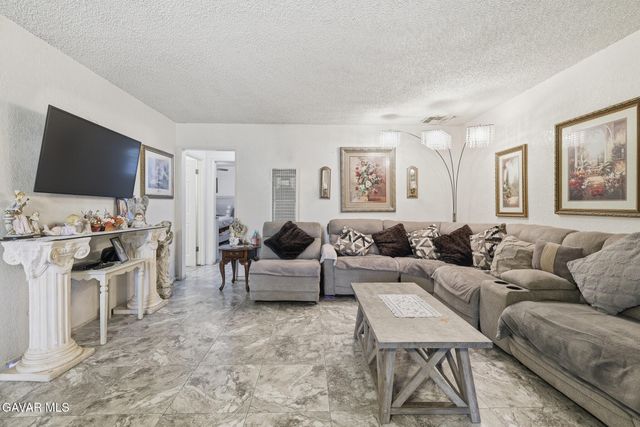 1620 E Avenue Q10, Palmdale, CA 93550