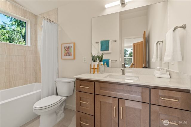 13702 37th Avenue NE, Seattle, WA 98125