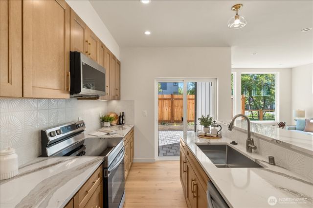 13702 37th Avenue NE, Seattle, WA 98125