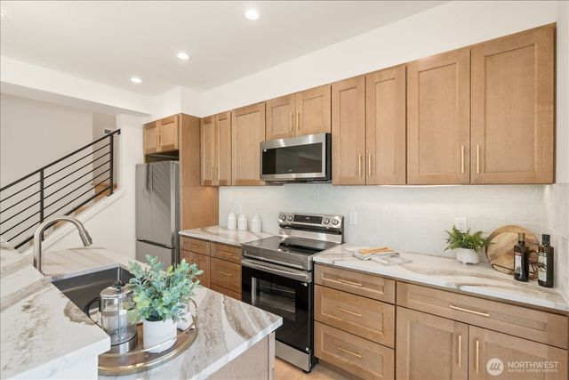 13702 37th Avenue NE, Seattle, WA 98125