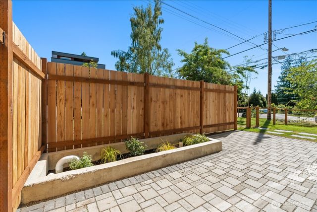 13702 37th Avenue NE, Seattle, WA 98125