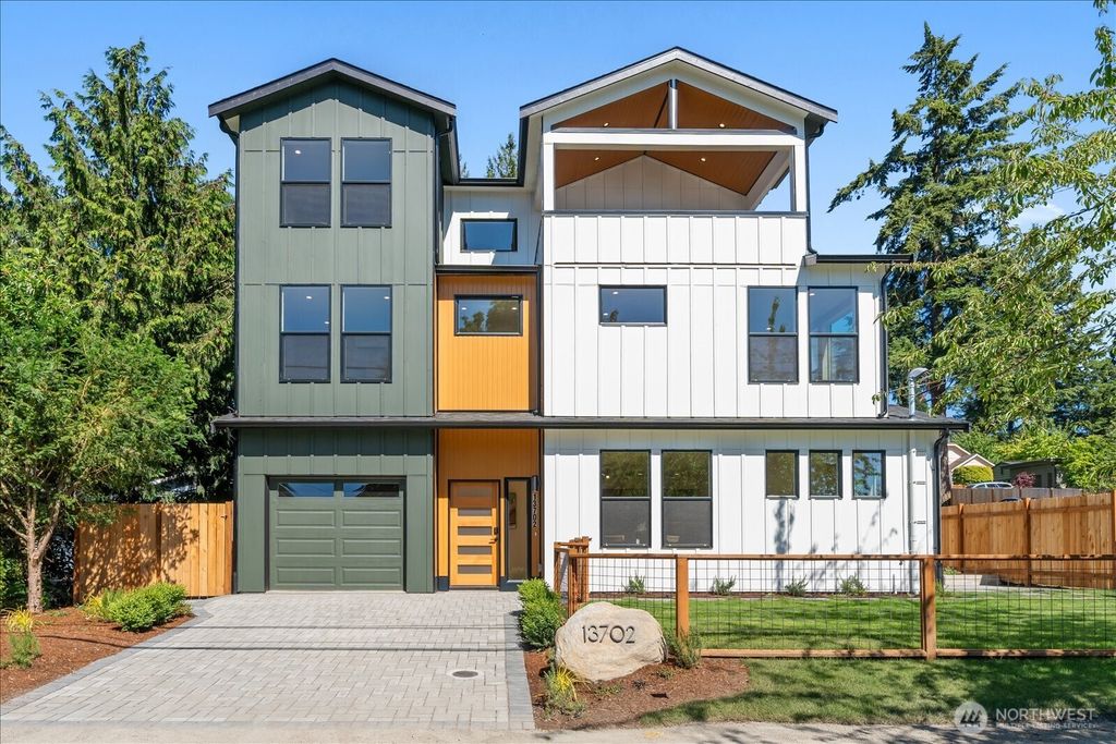 13702 37th Avenue NE, Seattle, WA 98125