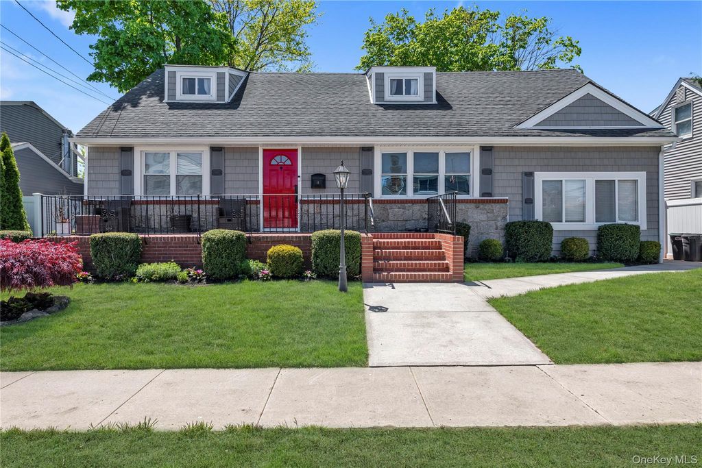 14 Southard Drive, Island Park, NY 11558