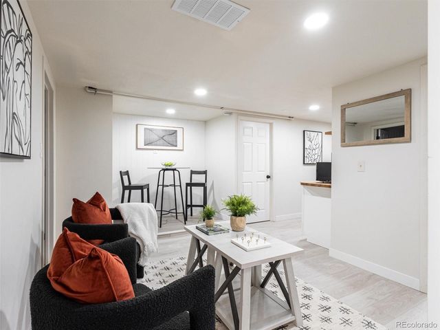 2960 Poplar Street, Denver, CO 80207