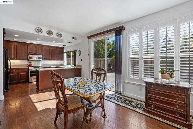 415 Orchard View Ave, Martinez, CA 94553