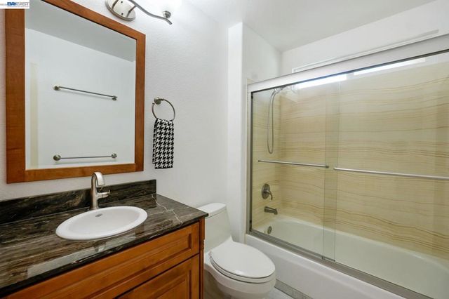 415 Orchard View Ave, Martinez, CA 94553