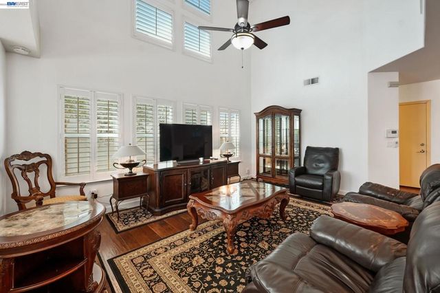 415 Orchard View Ave, Martinez, CA 94553
