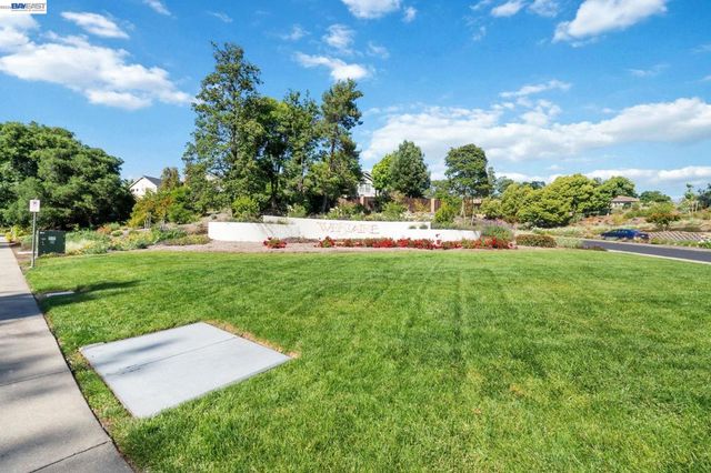 415 Orchard View Ave, Martinez, CA 94553