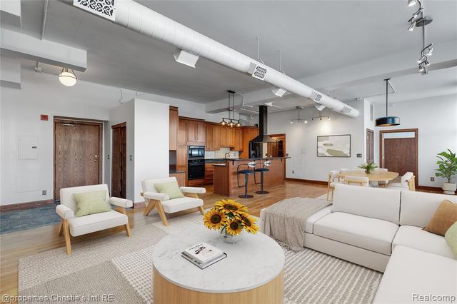 1395 Antietam Avenue 39, Detroit, MI 48207