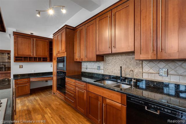 1395 Antietam Avenue 39, Detroit, MI 48207