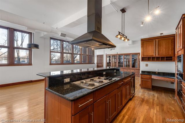 1395 Antietam Avenue 39, Detroit, MI 48207