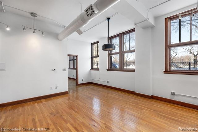 1395 Antietam Avenue 39, Detroit, MI 48207