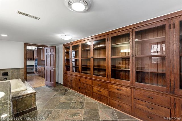 1395 Antietam Avenue 39, Detroit, MI 48207