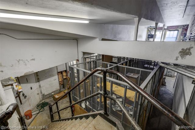 1395 Antietam Avenue 39, Detroit, MI 48207