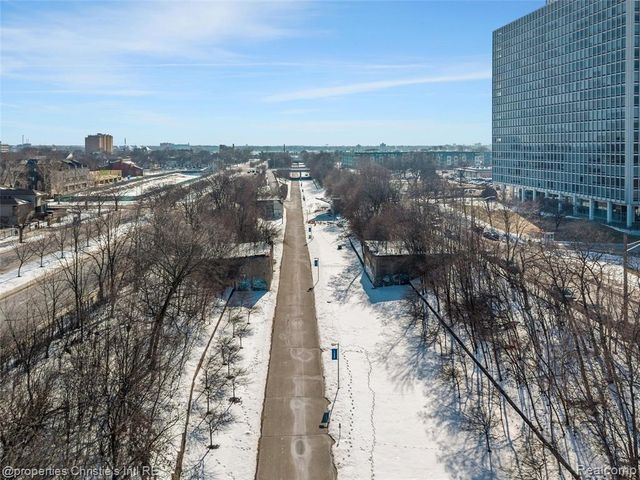 1395 Antietam Avenue 39, Detroit, MI 48207