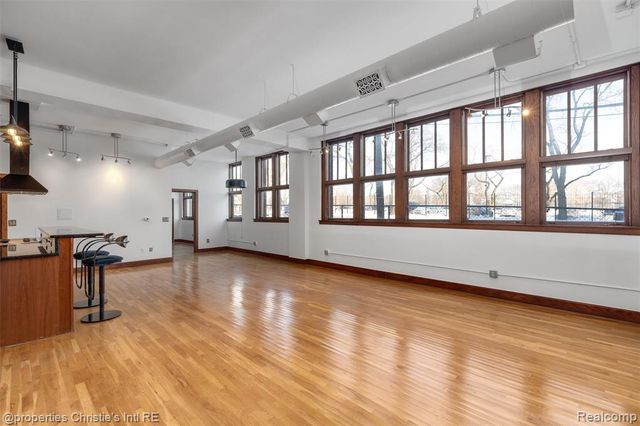 1395 Antietam Avenue 39, Detroit, MI 48207