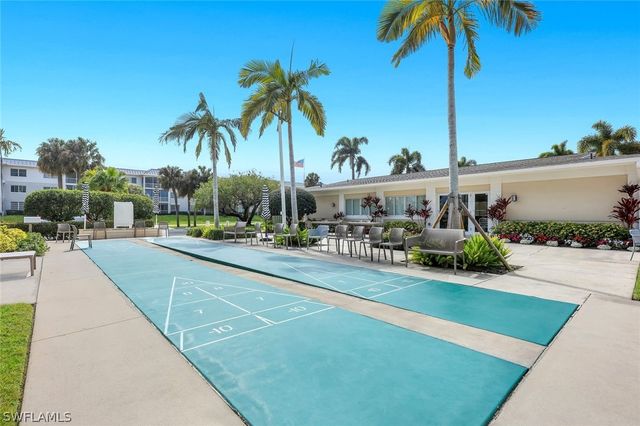 668 Broad AVE S J668, Naples, FL 34102