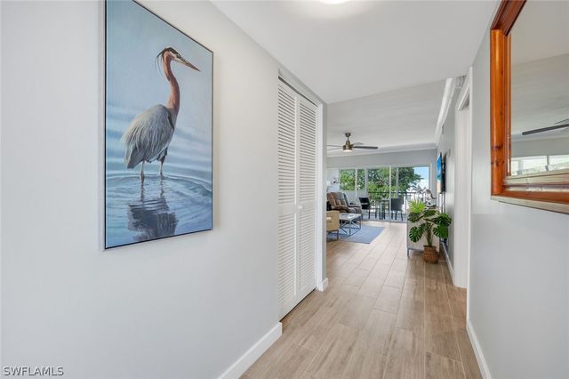 668 Broad AVE S J668, Naples, FL 34102