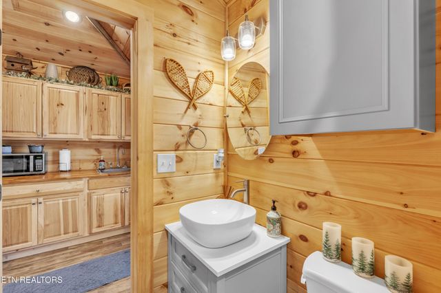 750 Caney Creek Rd, Cosby, TN 37722