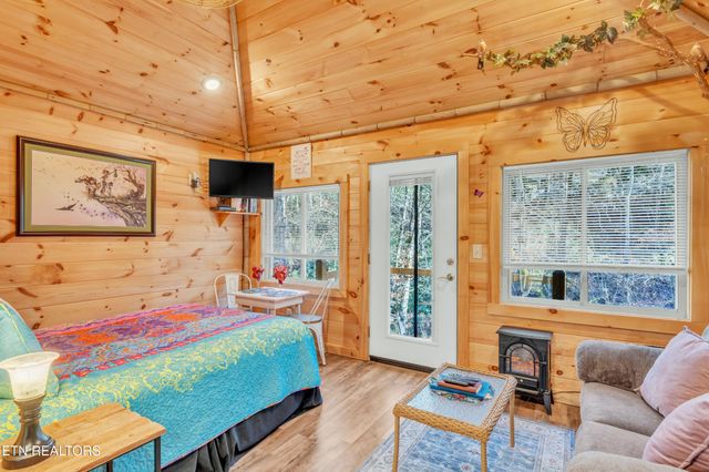 750 Caney Creek Rd, Cosby, TN 37722