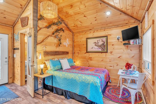 750 Caney Creek Rd, Cosby, TN 37722