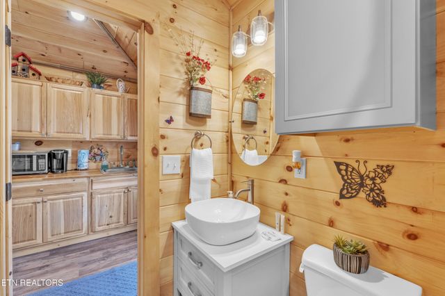 750 Caney Creek Rd, Cosby, TN 37722