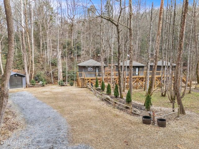 750 Caney Creek Rd, Cosby, TN 37722