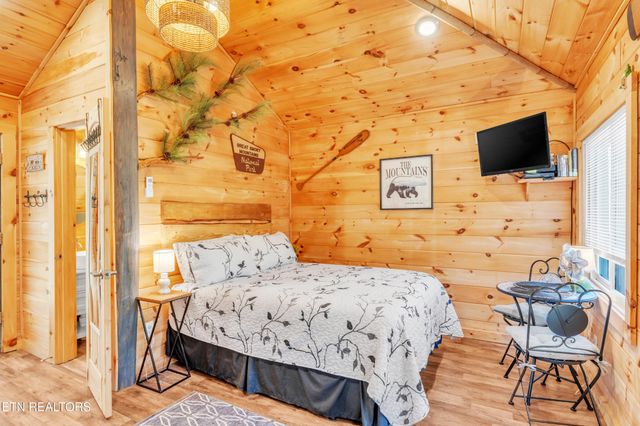 750 Caney Creek Rd, Cosby, TN 37722