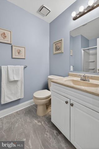 10 VILLAGE CT, Mount Laurel, NJ 08054