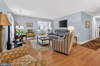 10 VILLAGE CT, Mount Laurel, NJ 08054
