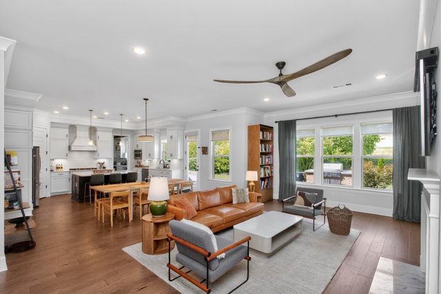 3229 Chase Point Dr, Franklin, TN 37067