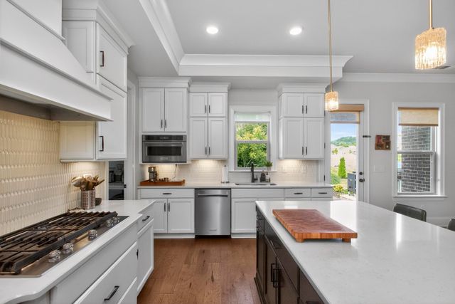 3229 Chase Point Dr, Franklin, TN 37067
