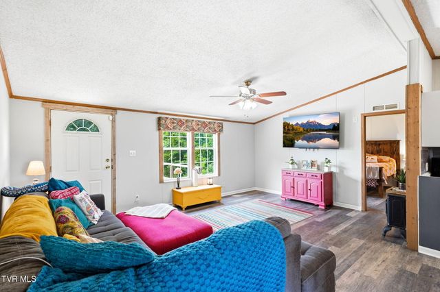 22821 Hunter Brown Lane, Abingdon, VA 24211
