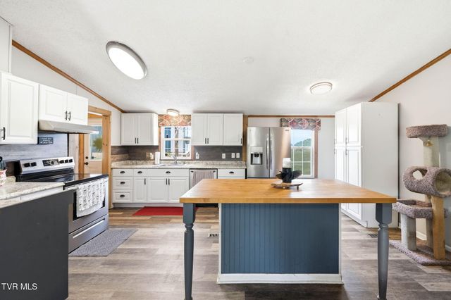 22821 Hunter Brown Lane, Abingdon, VA 24211