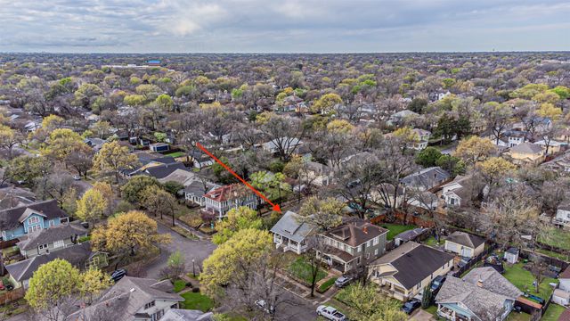 401 N Willomet Avenue, Dallas, TX 75208