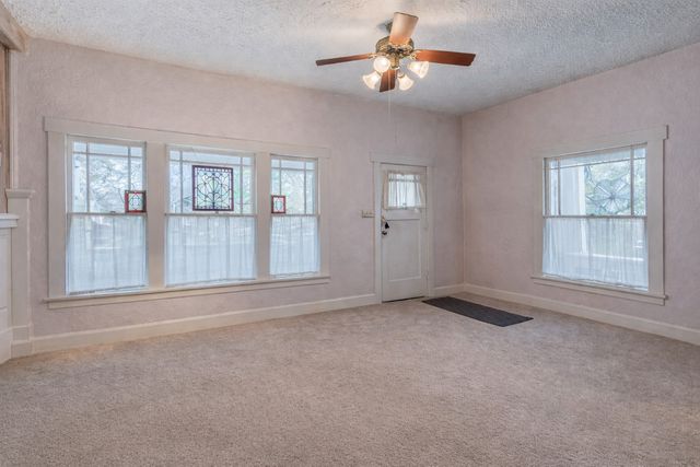 401 N Willomet Avenue, Dallas, TX 75208