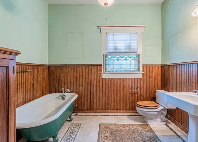 401 N Willomet Avenue, Dallas, TX 75208