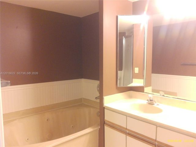 8172 S Coral Cir 0, North Lauderdale, FL 33068