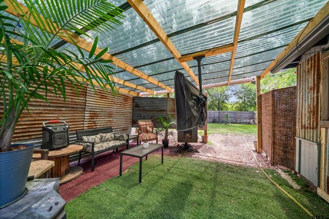 110 Utah Street, Van, TX 75790