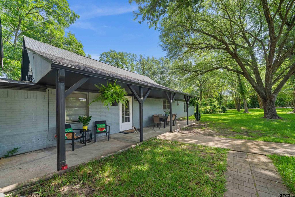 110 Utah Street, Van, TX 75790