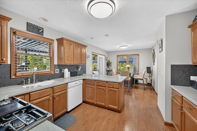 7224 Lilac Court, Holland, OH 43528